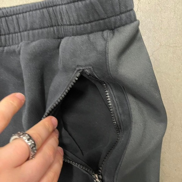 Essential Nike sweatpant‎ joggers - Picture 2 of 6